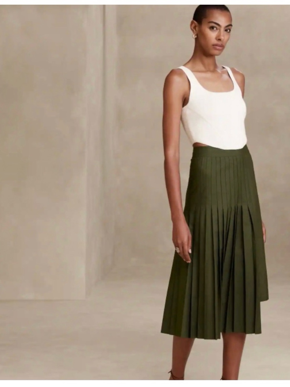 Banana Republic Olive Green Pleated Midi Skirt